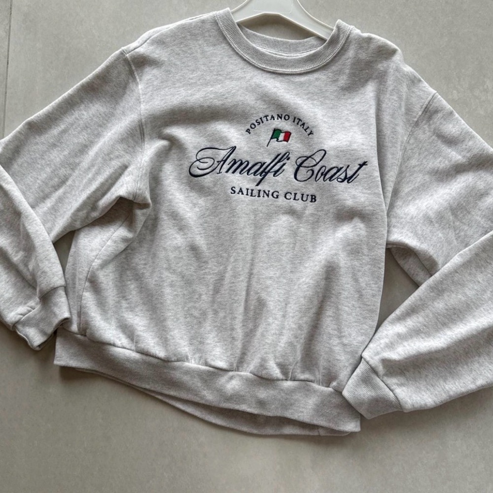Hollister Gray Crew Neck Sweater